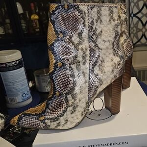 Steve Madden Multicolor Snake Print Ankle Boots SIZE 11